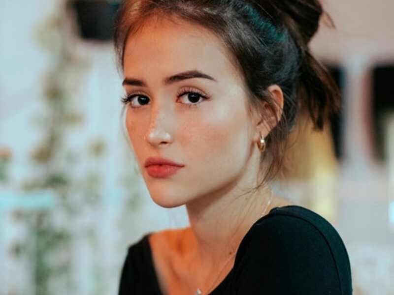 Makijaż do pracy – inspiracje i pomysły na ponadczasowy make-up