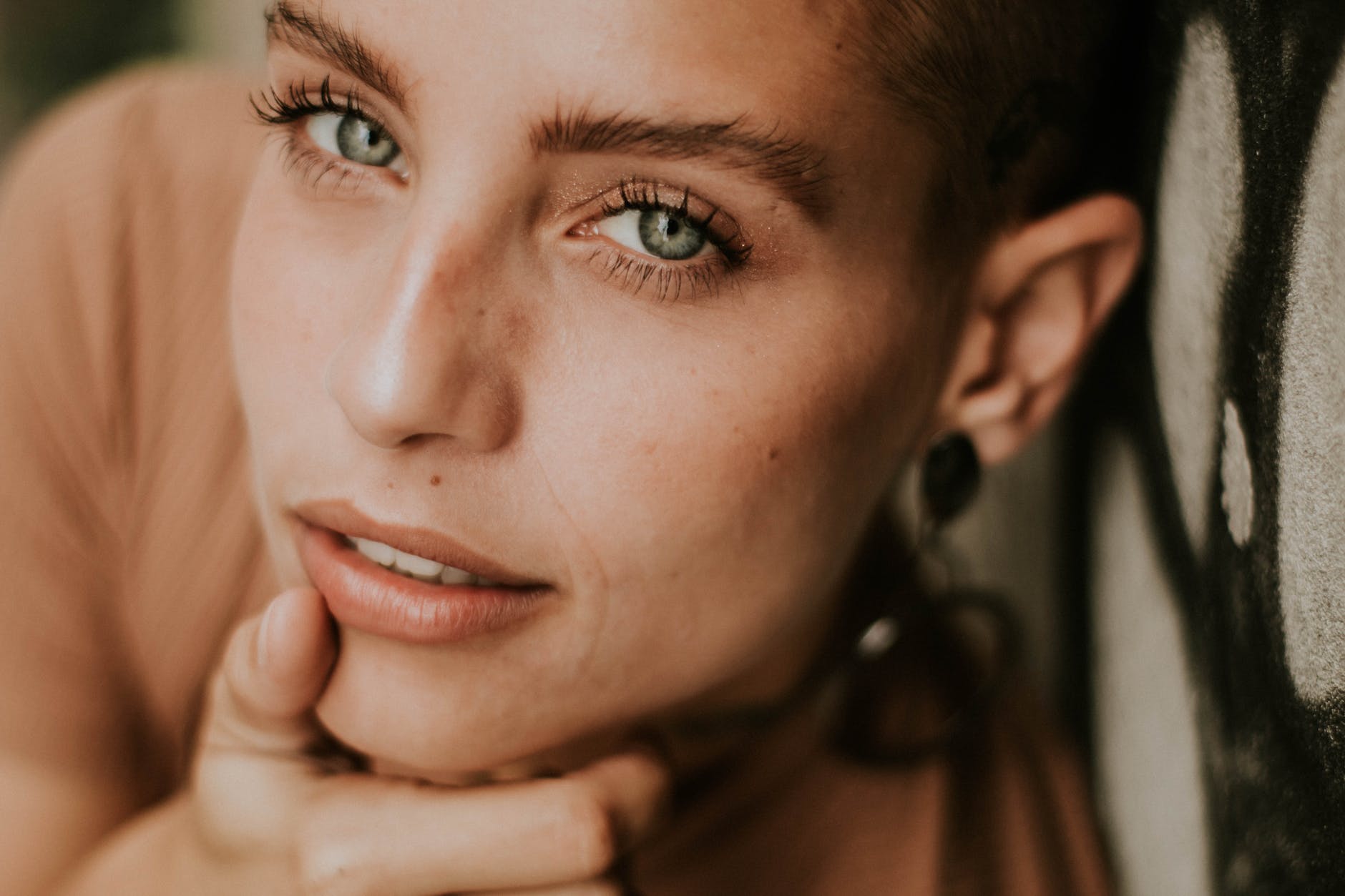 Najlepsze sposoby na przebarwienia na skórze twarzy i ciała