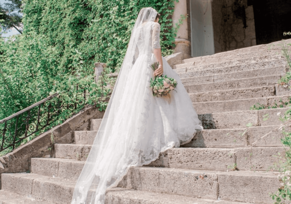 Wybór sukni ślubnej – porady jak przygotować się na pierwszą wizytę w salonie