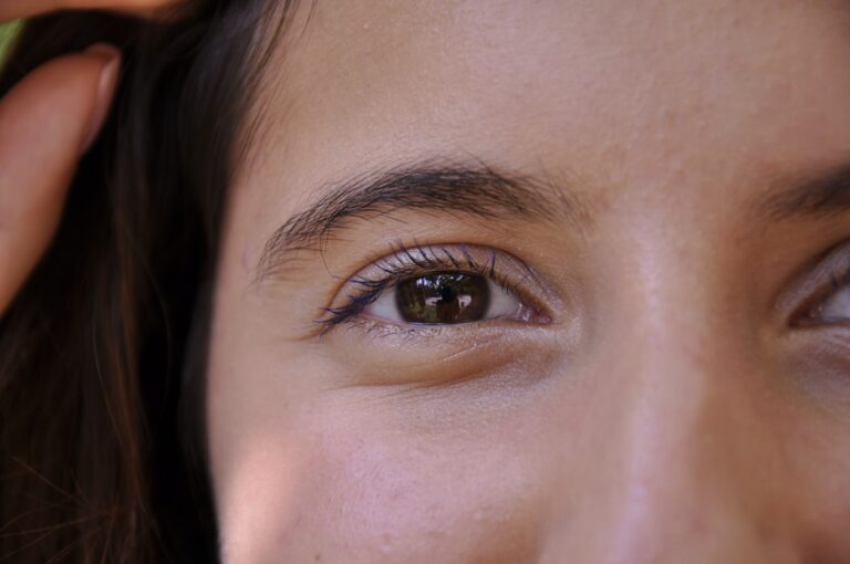 Lifting, botoks, henna i laminowanie rzęs – co dają te zabiegi?