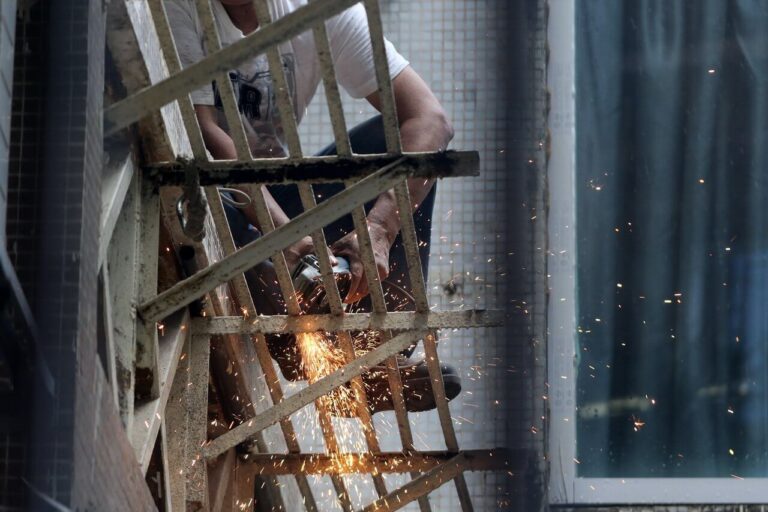 Narzędzie wielofunkcyjne – sposób na oszczędność czy niepotrzebny gadżet?