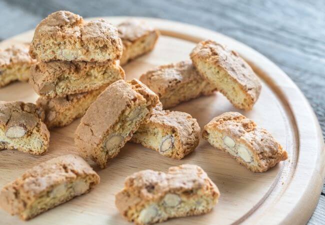 cantuccini z migdałami - tradycyjna włoska przekąska włoskie cantuccini - historia
