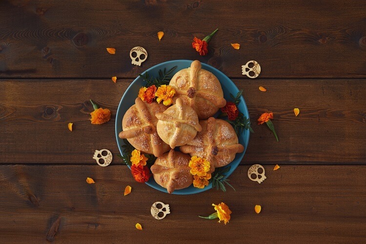Bułeczka z Meksyku - kuchnia tego kraju Pan de Muerto - kuchnia meksykańska