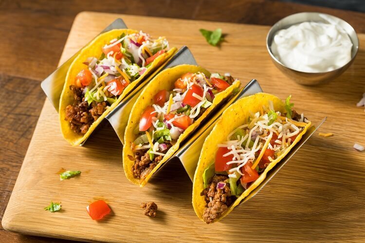 Tortilla z dodatkami czyli Tacos z Meksyku Tacos - kuchnia meksykańska