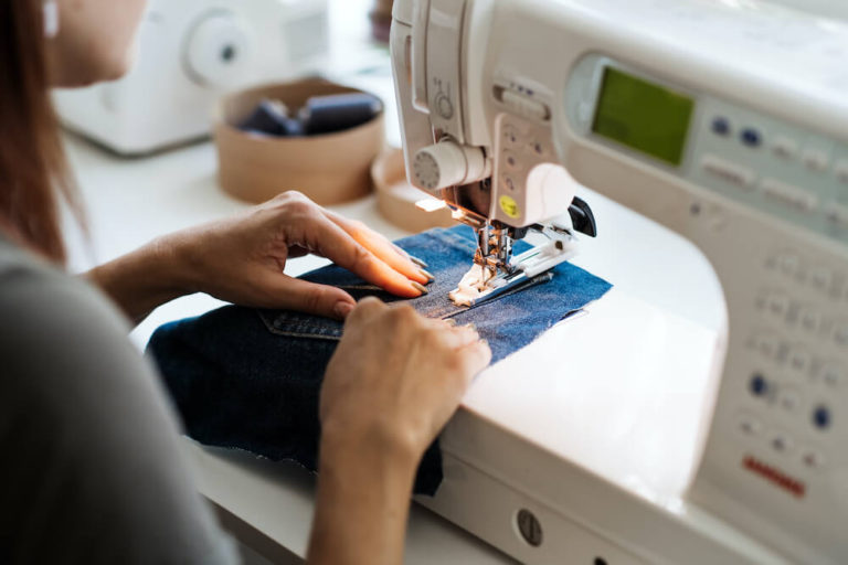 Jak zwęzić spodnie w pasie? Poznaj proste sposoby!